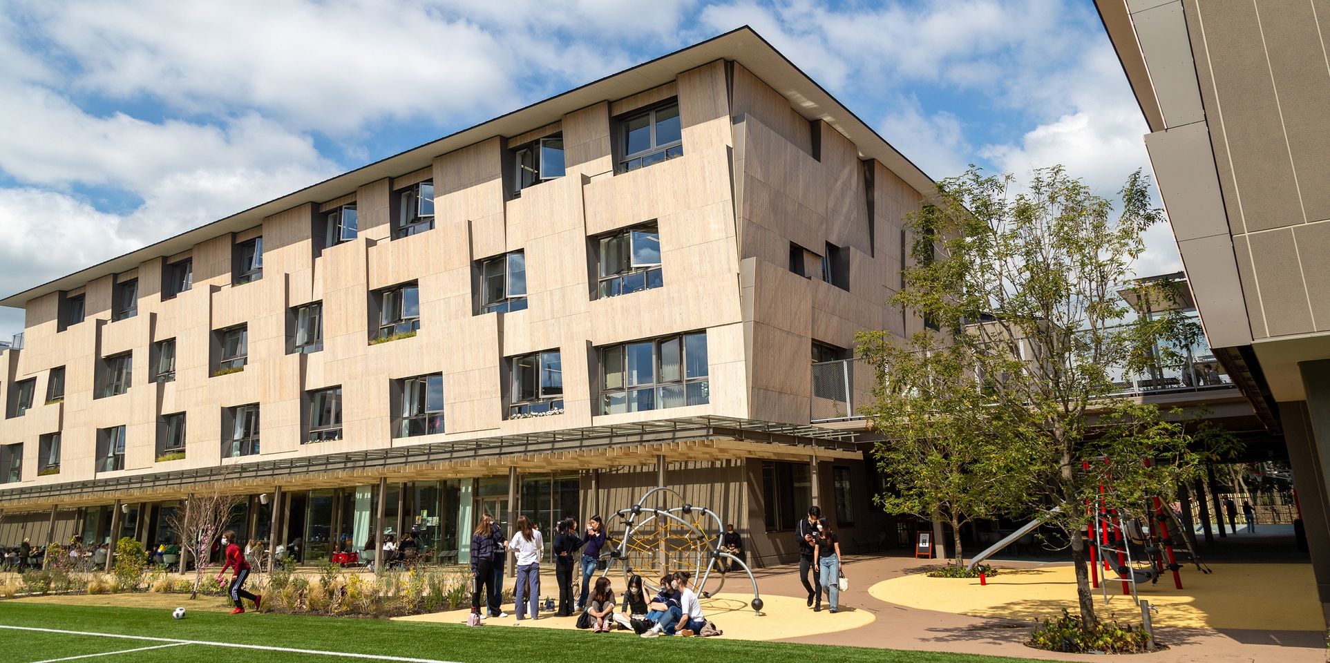 Yokohama International School campus